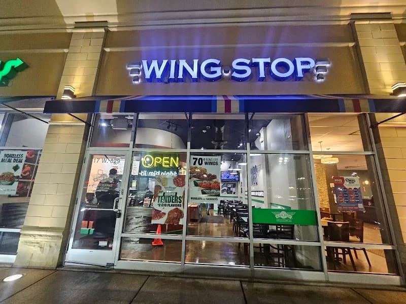 Wingstop storefront outside and inside view at 17W629 Roosevelt Rd in Oakbrook Terrace, Illinois